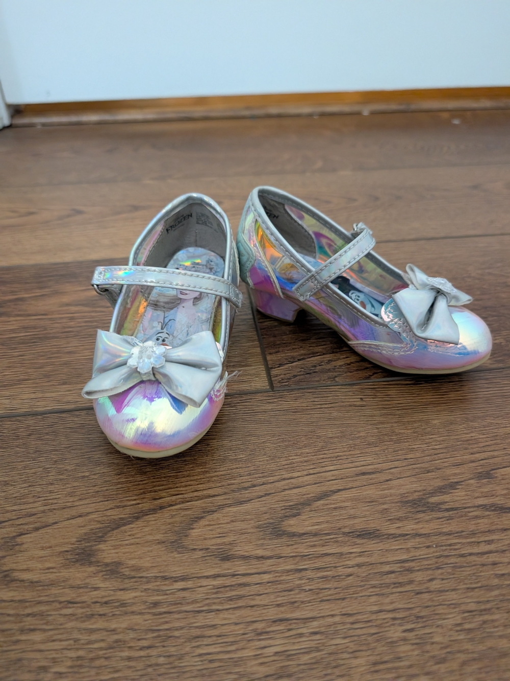 Disney Frozen 2 Girls Size 7 Iridescent Silver Elsa Anna Dress Shoes Heels